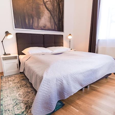 Apartment Familienplatz I Contactless Check-In Wien Eksteriør bilde