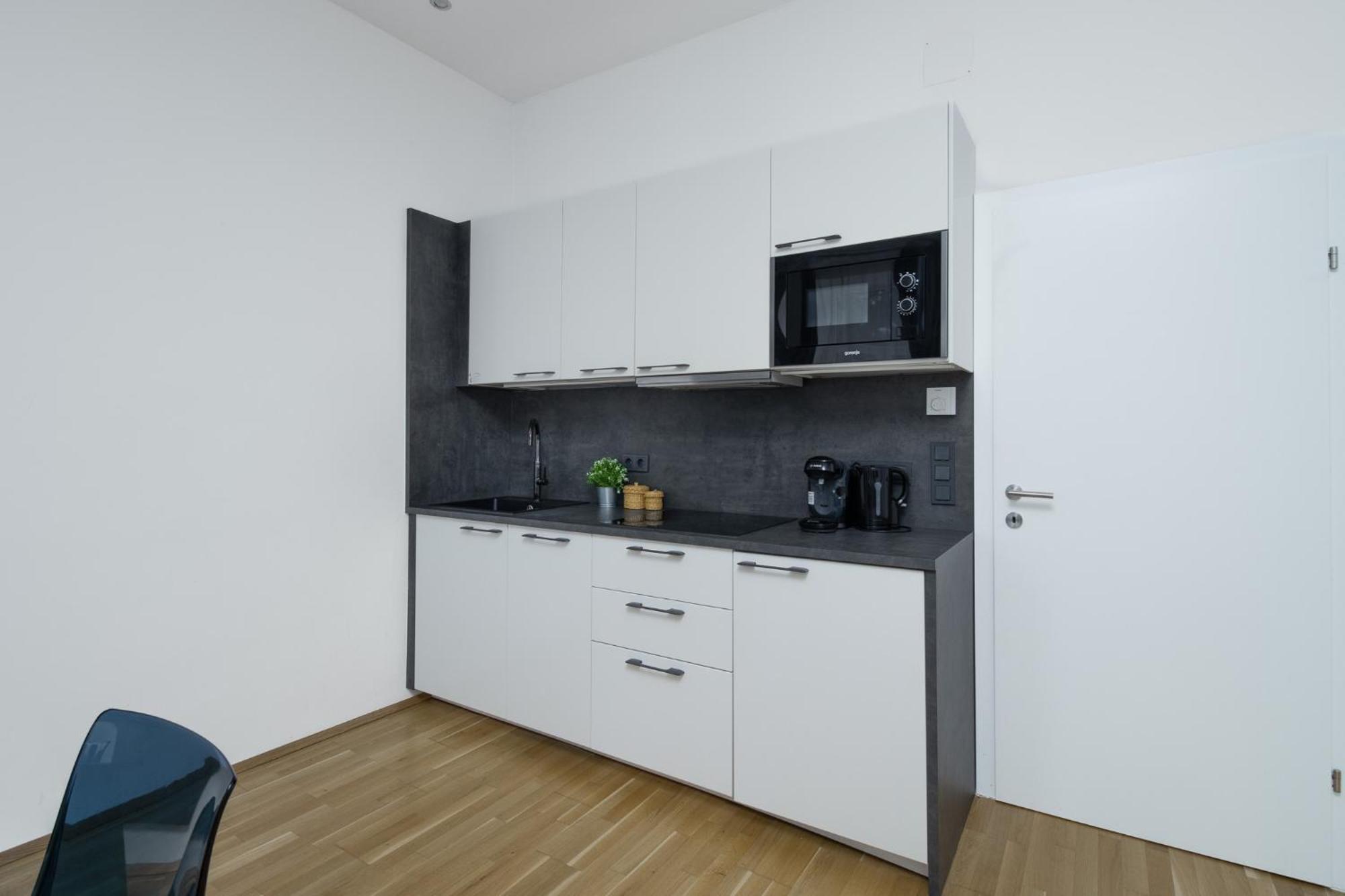 Apartment Familienplatz I Contactless Check-In Wien Eksteriør bilde