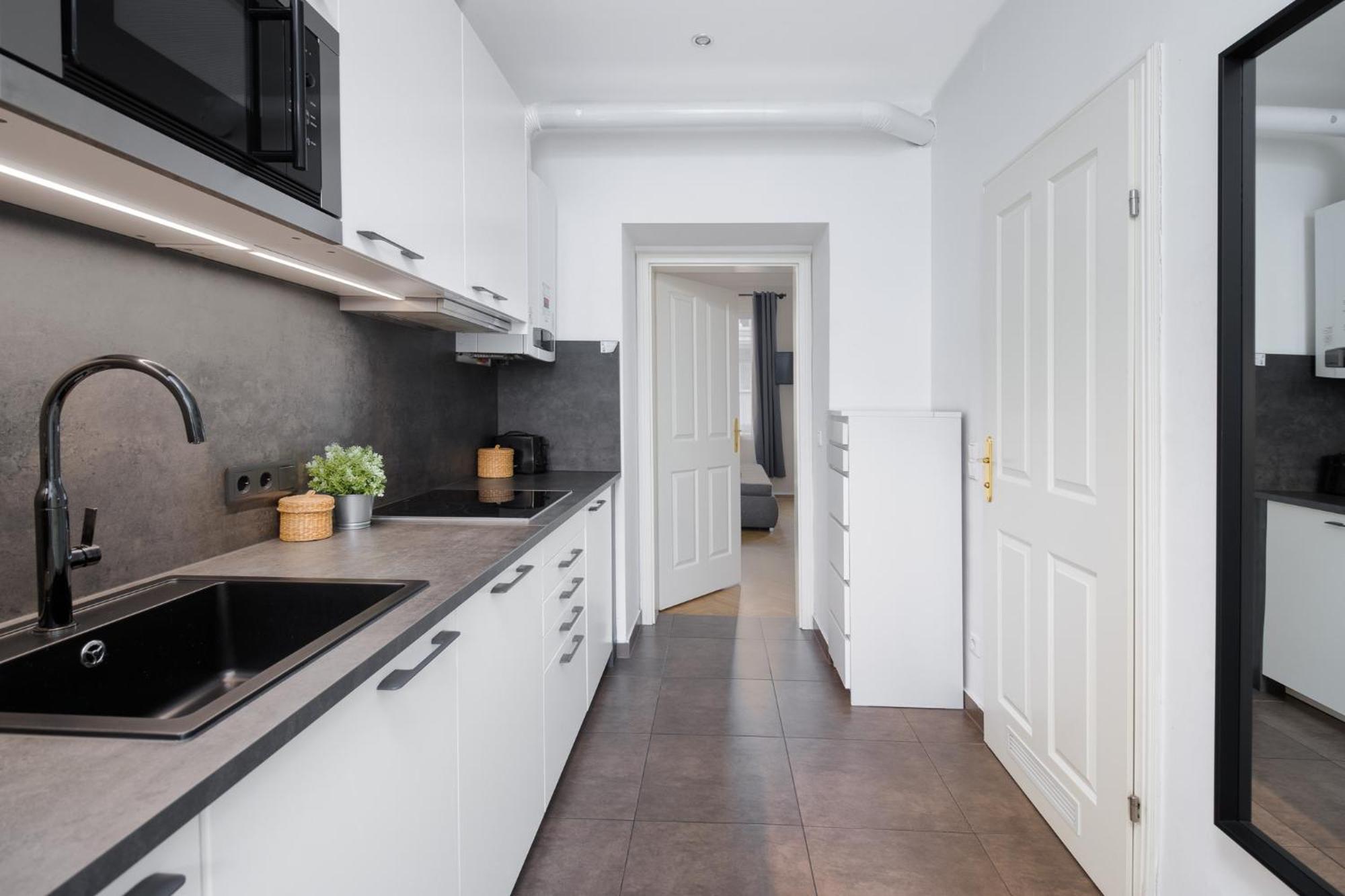 Apartment Familienplatz I Contactless Check-In Wien Eksteriør bilde