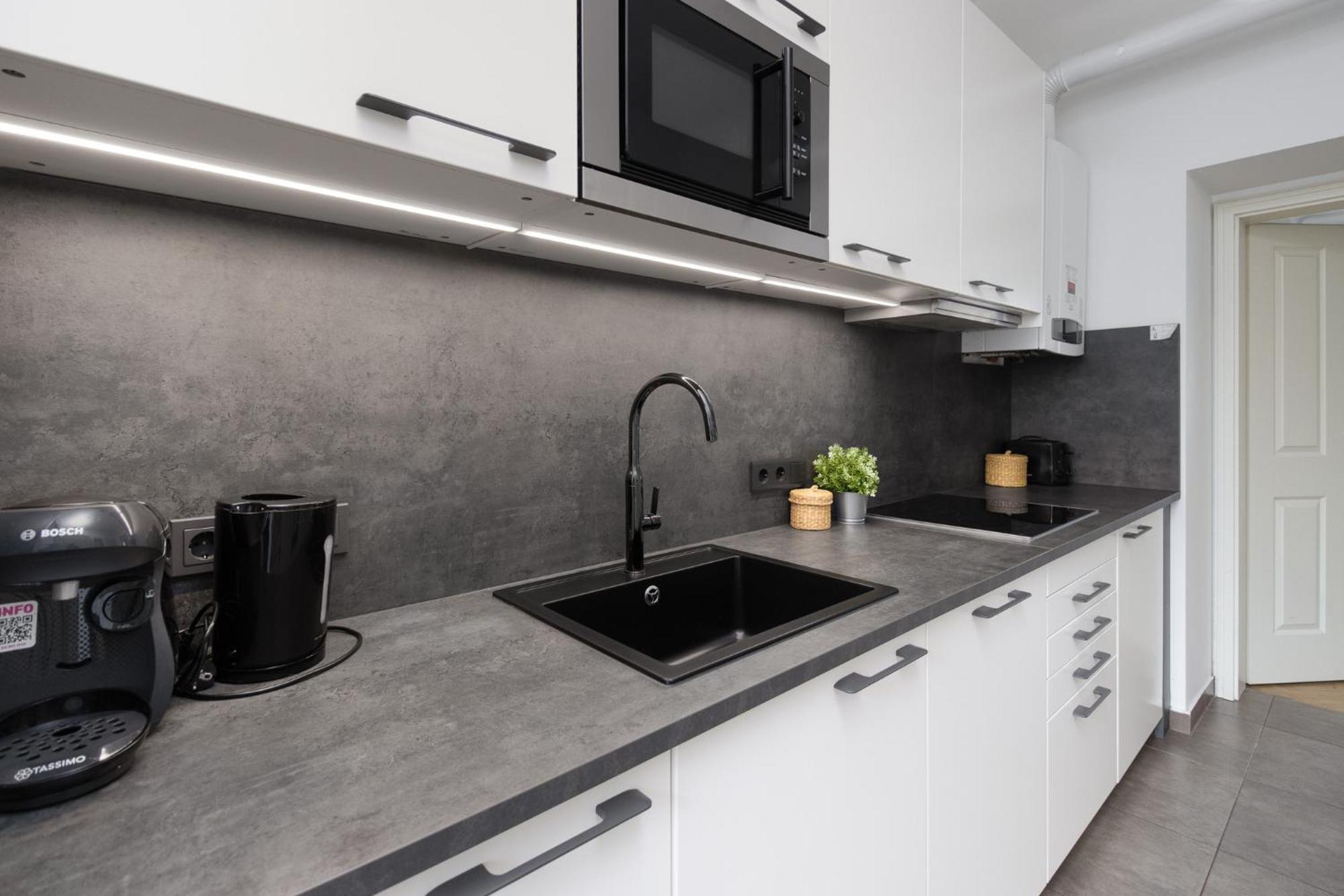 Apartment Familienplatz I Contactless Check-In Wien Eksteriør bilde